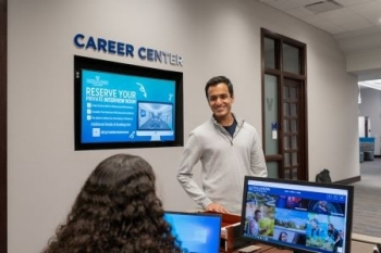 Student visits the Career Center